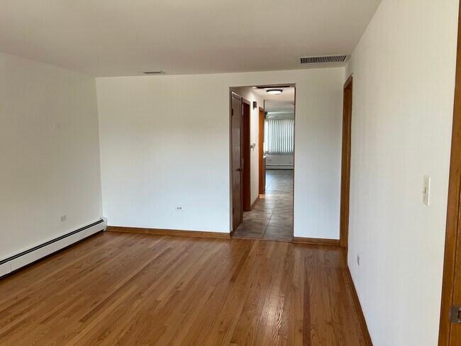 Building Photo - 6157 S Parkside Ave