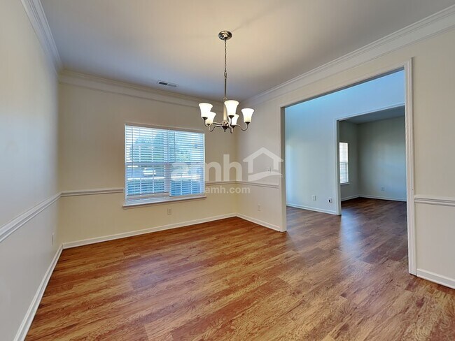 Foto del edificio - 5901 Parkstone Drive