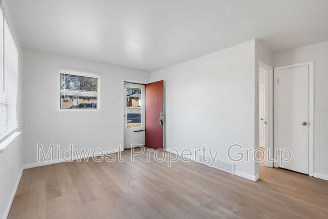Foto del edificio - 3321 W Milton Ave