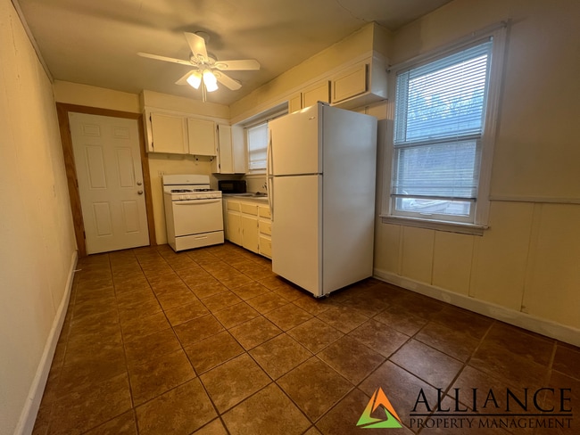 Foto del edificio - Cozy Home with Easy Access to Ft. Riley Blvd!