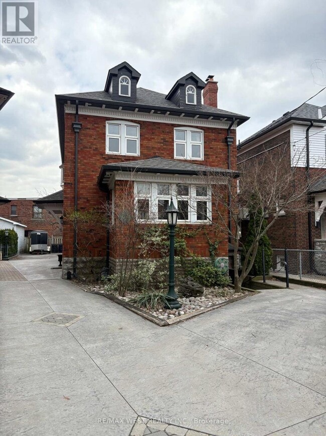 Building Photo - 34 Rusholme Dr