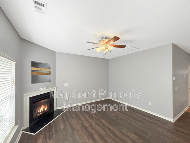 Building Photo - 207 Whaleback Dr