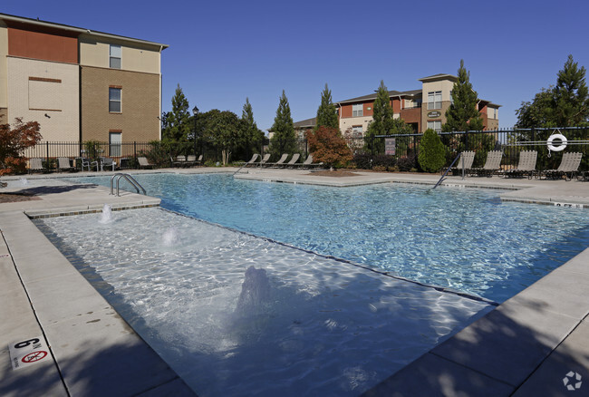 Lounge pool area - Ashley Collegetown