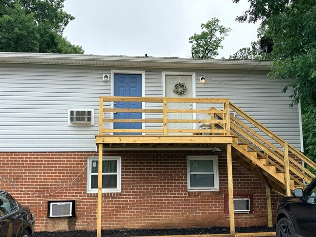 Building Photo - 6247 Jefferson Park Rd