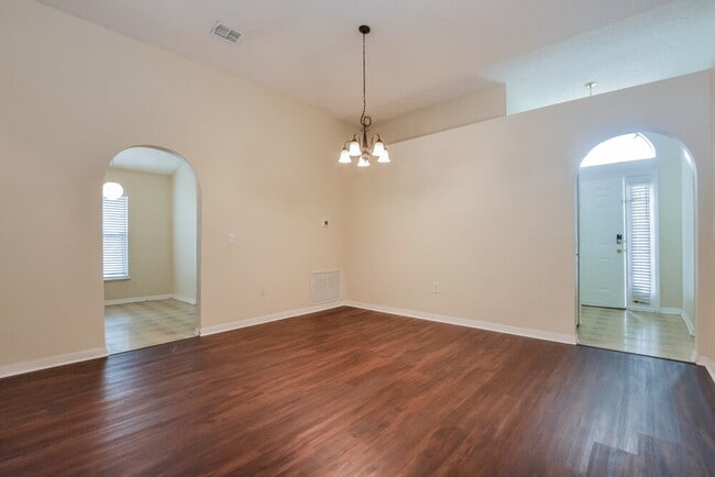 Foto del edificio - 792 Lake Doe Blvd