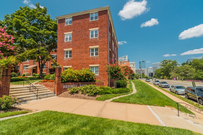 Building Photo - 1304 N Meade St