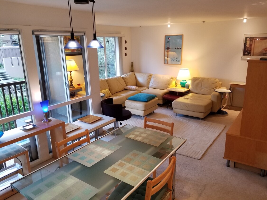 FURNISHED - Living Rm. view - 72 Surrey Ln (San Rafael, CA)