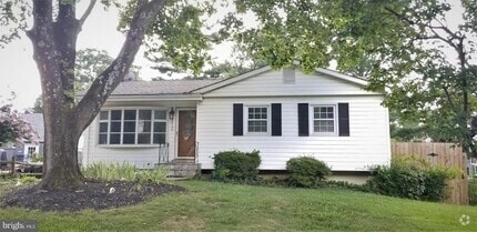 Building Photo - 213 Hardy Pl