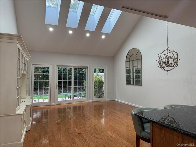 Building Photo - 137 Pond View Dr