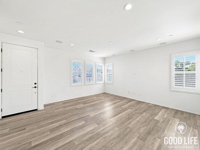 Foto del edificio - Stunning 2000+ sqft  4B/3BA Home in a Great Community!