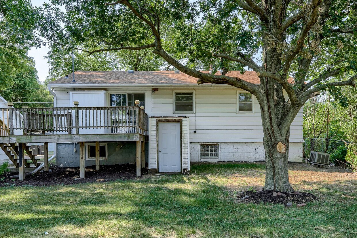 Primary Photo - Charming 3-Bedroom Omaha Home with Finishe...