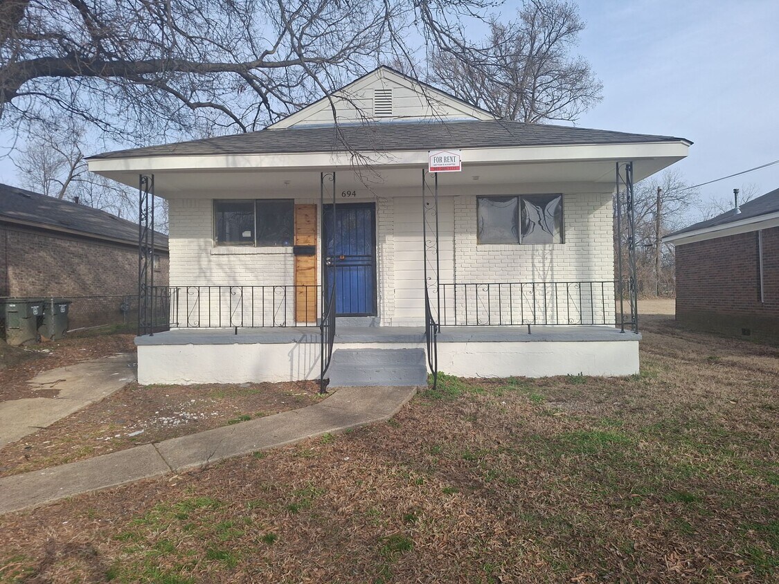 Foto principal - 694 Hamilton St
