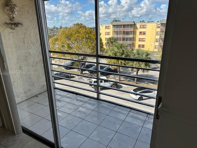 Foto del edificio - 2800 NW 56th Ave
