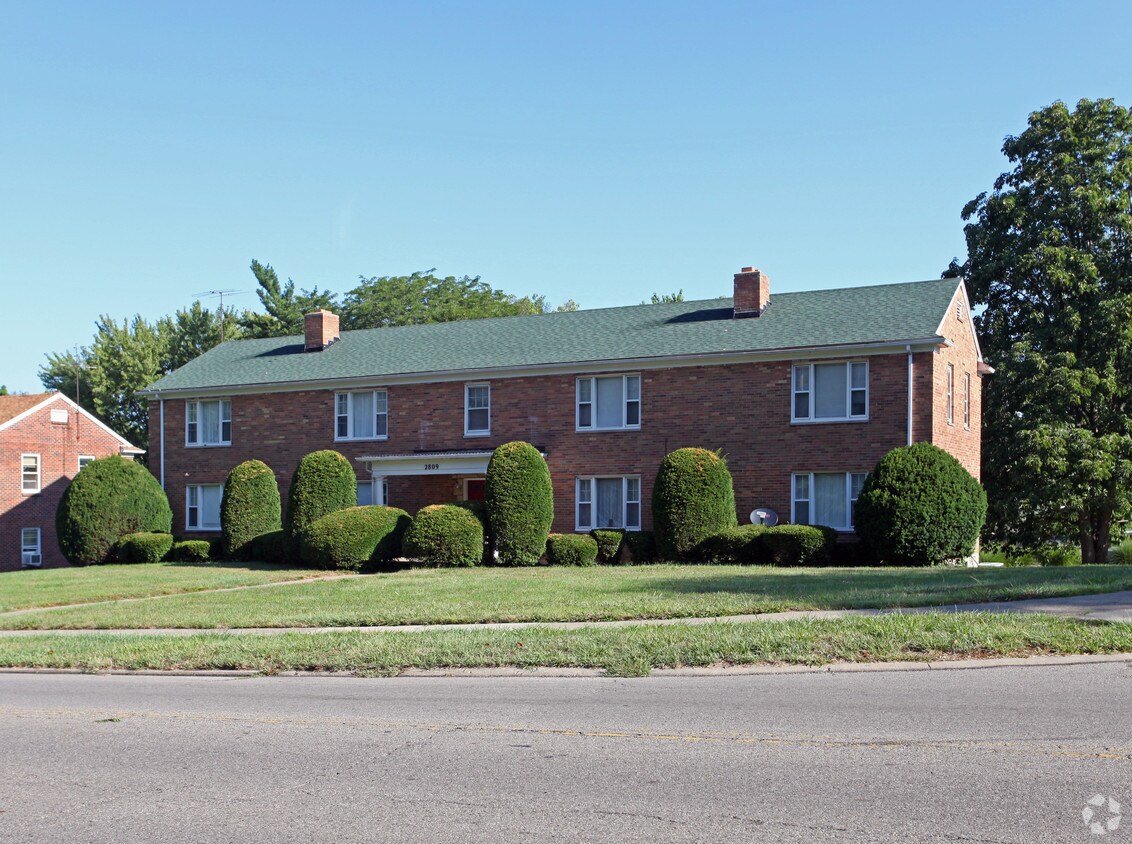 Primary Photo - 2809 Grand Ave