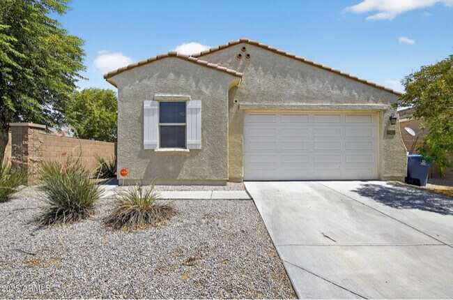 Foto del edificio - 23700 W Watkins St