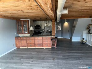 Building Photo - 68 Thermos Ave