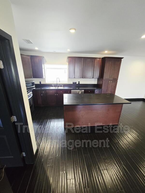 Foto del edificio - 12426 Moorpark St