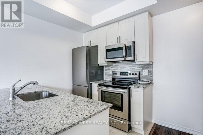 Building Photo - 30 Fieldway Rd