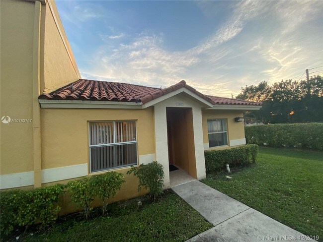 Foto del edificio - 3825 NW 90th Ave  3825 Sunrise Fl 33351