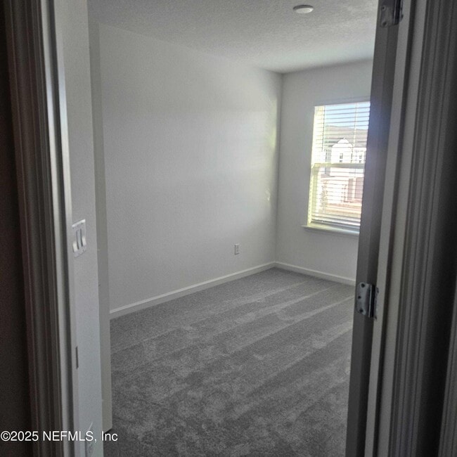 Foto del edificio - 3984 Mezzanine Ln