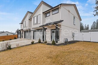 Building Photo - 12805 N Jaydee Ln