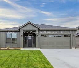 Building Photo - 603 Cardinal Ave