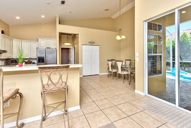 Building Photo - Queens Park - Pool home with a separate ca...