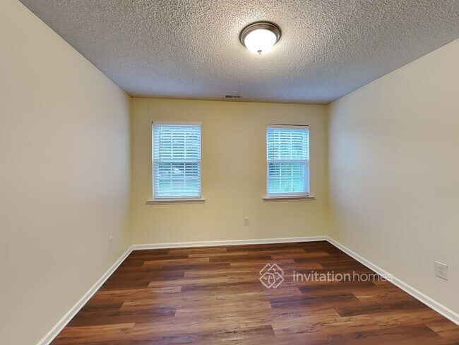 Foto del edificio - 300 Deerfield Dr