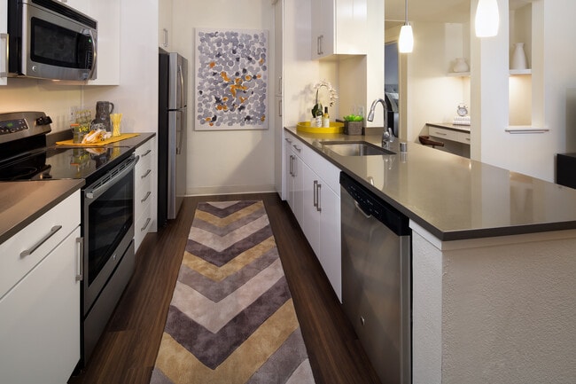 Cocina contemporánea en paquete - Avalon Silicon Valley