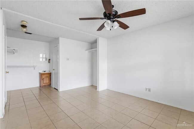 Building Photo - 13 Forest Hills