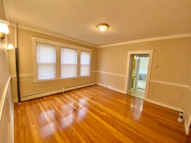 Building Photo - 19 Brookledge St