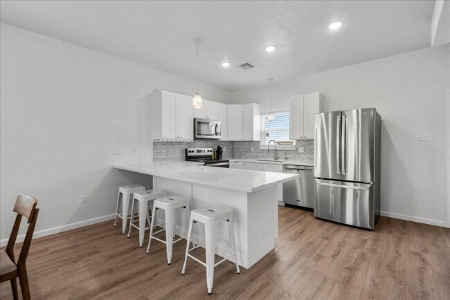 Foto del edificio - 913 Bluewater Hwy