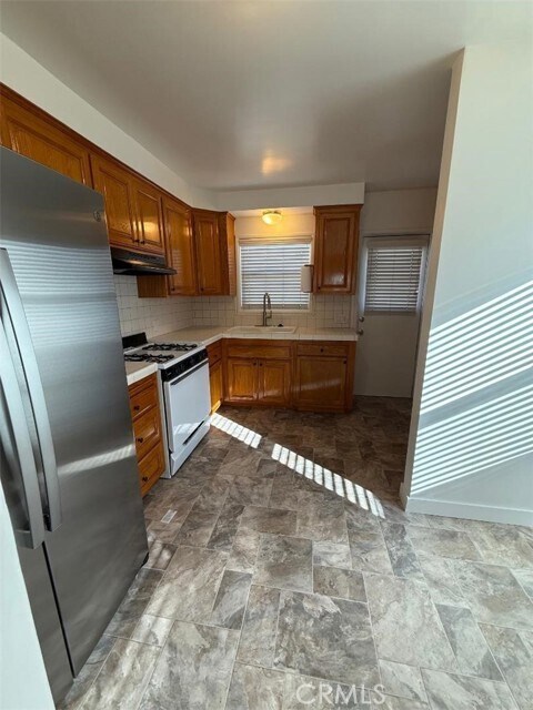 Foto del edificio - 2349 Revere Ave