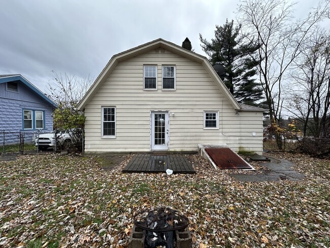 Building Photo - 10043 Calvin St
