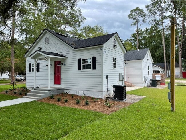 Vista frontal de la calle North Toombs 1112-B - 1112 N Toombs St