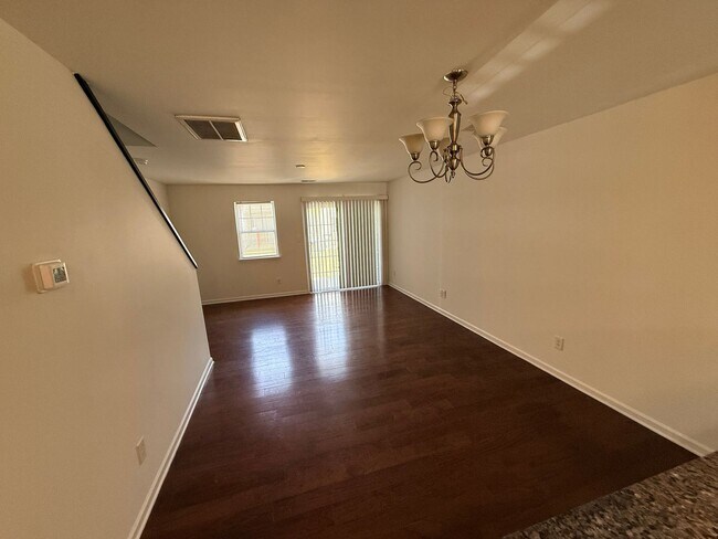 Foto del edificio - Upgraded Townhome