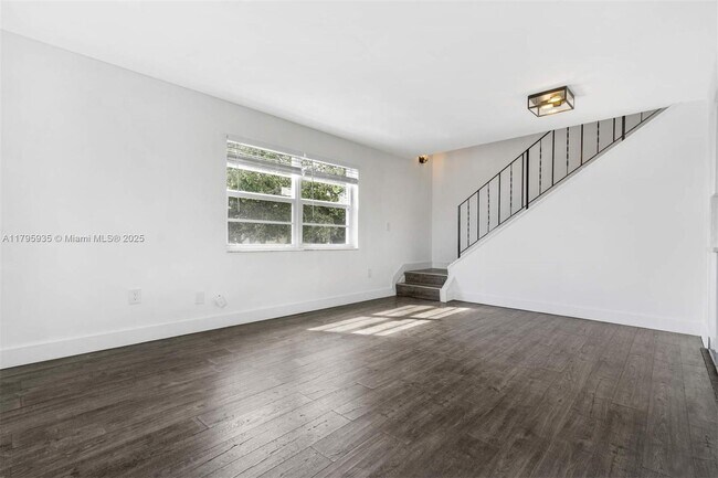 Foto del edificio - 1114 Douglas Rd