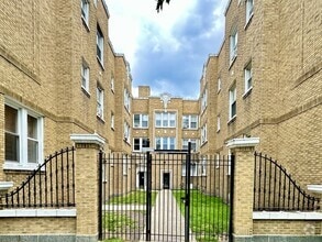 Building Photo - 4751 N Monticello Ave