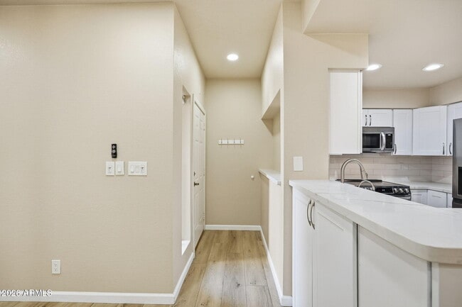 Foto del edificio - 9708 E Vía Linda