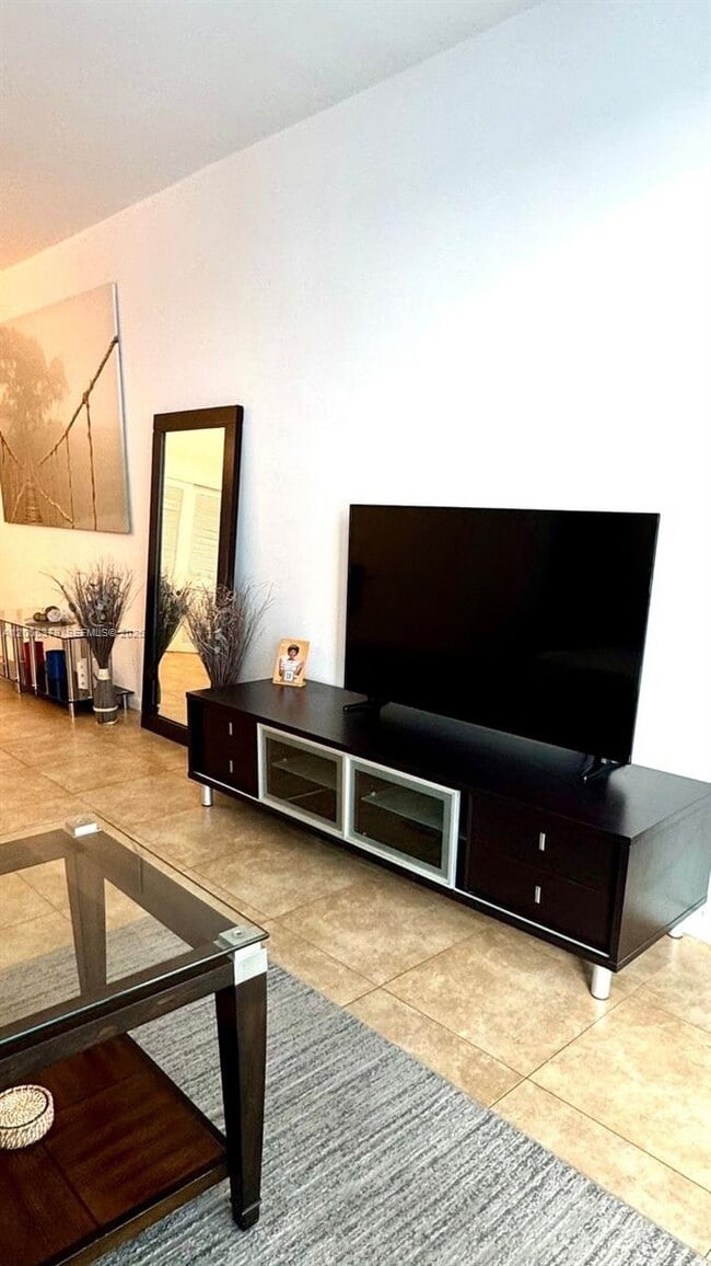 Building Photo - 4001 S Ocean Dr