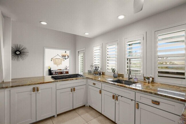 Building Photo - 13805 Panorama Dr
