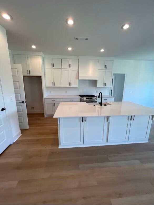 Foto del edificio - 5837 Lavender Ave