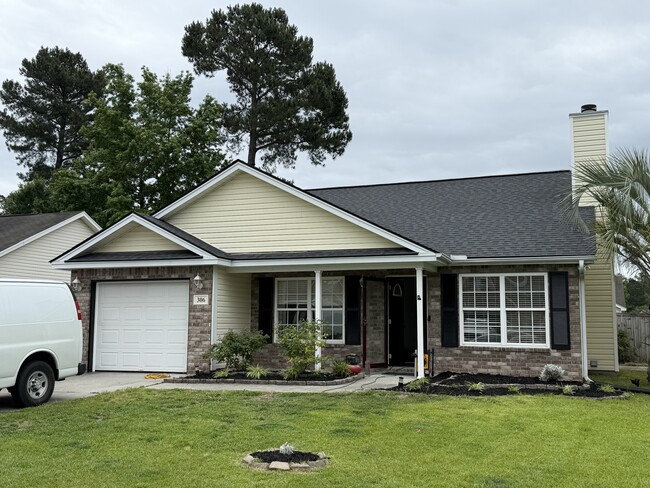 Building Photo - 306 Springdale Ct