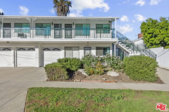 Foto del edificio - 15529 Moorpark St