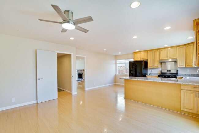 Foto del edificio - Charming 1,780 Sq Ft 4 bedroom 2 bath home in South San Jose