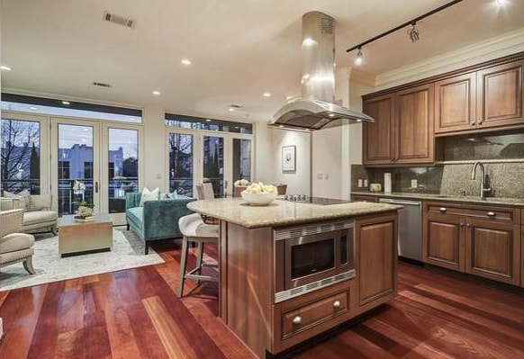 Building Photo - 1419 Montrose-601.62