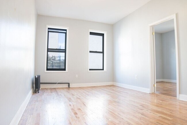 Foto del edificio - 566 Parkside Avenue