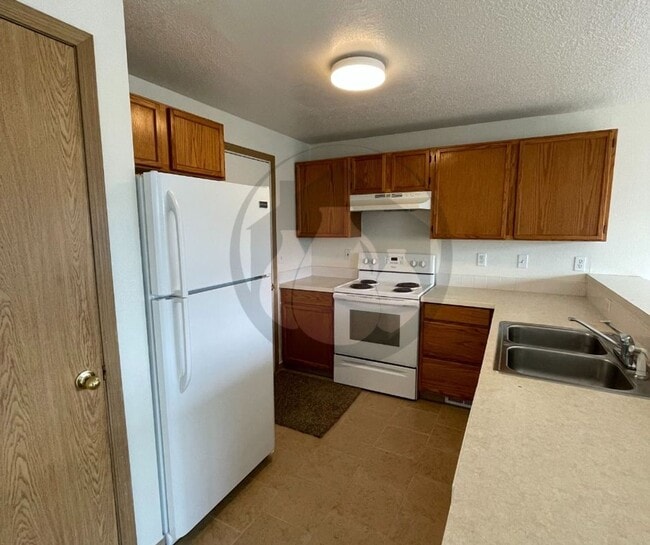Building Photo - Charter Triplex #2022-1085