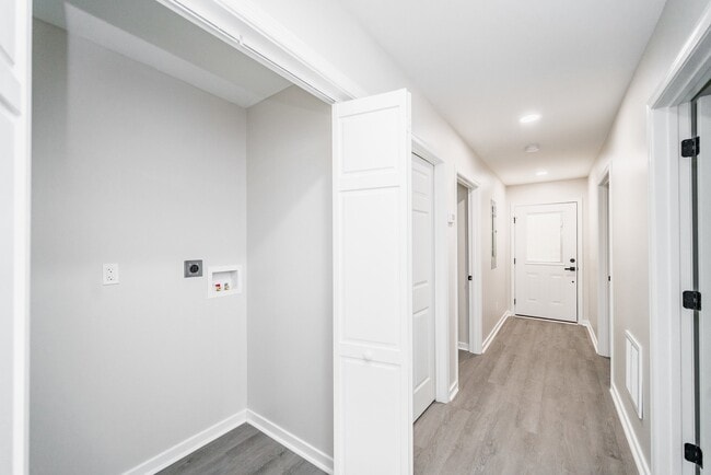 Building Photo - 1008 8th St