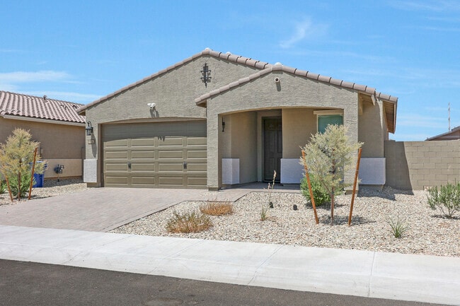 Building Photo - 11042 W Marguerite Ave